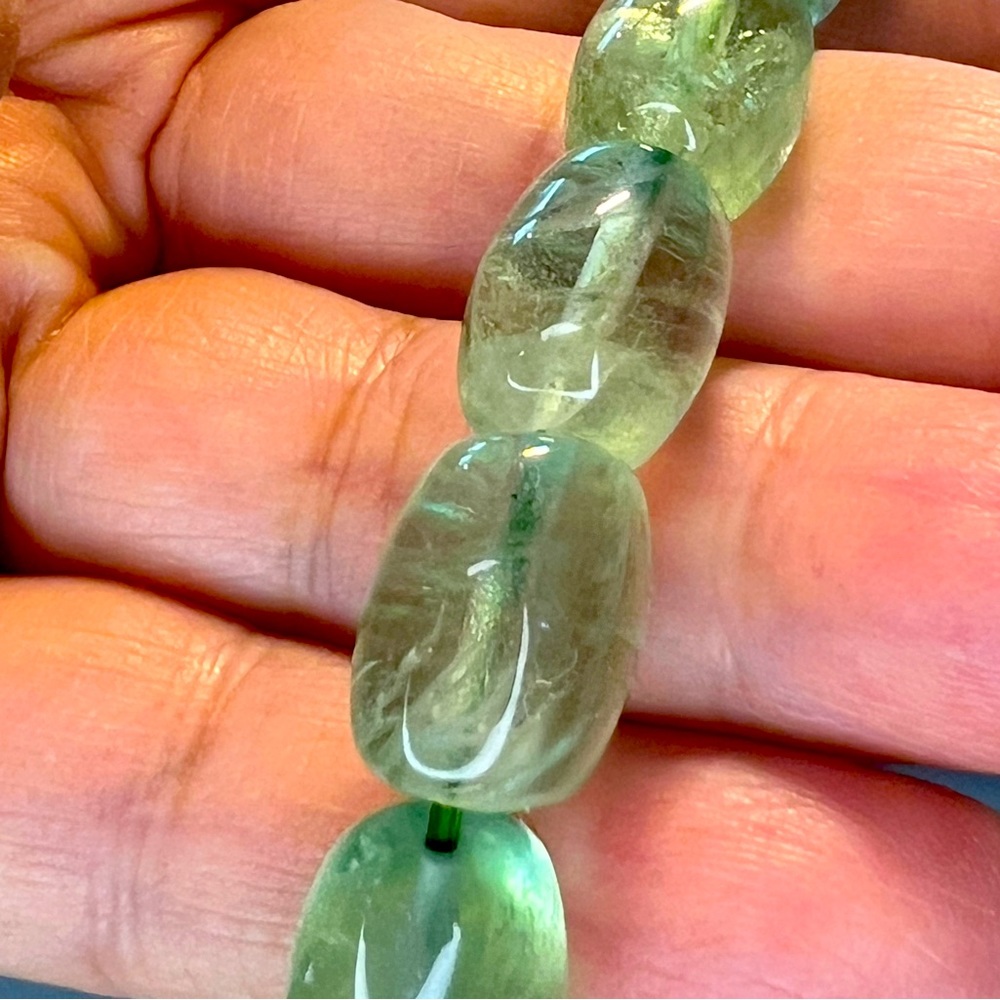 Sparkling clear Green Fluorite (綠螢石) 11x14mm